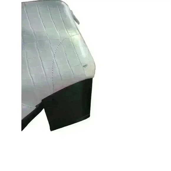 Qupid White Faux Leather Gator Embossed Block Heel Pointed Toe Booties Womens 7. - Picture 4 of 9